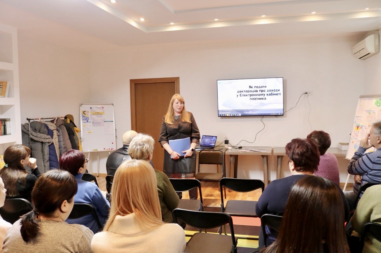 «Декларування–2026»: запорізькі податківці поспілкувалися з освітянами. Фото № 1/0