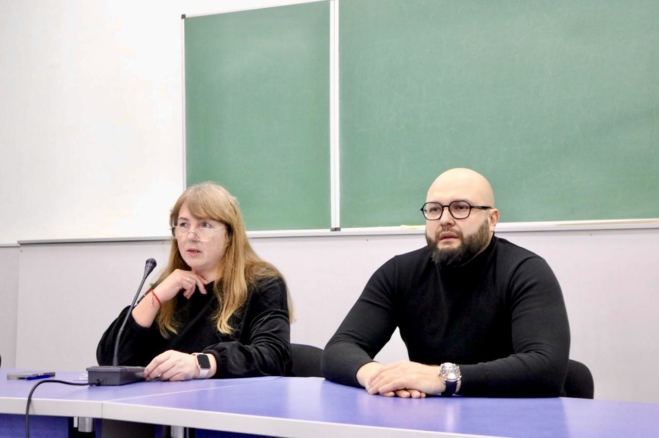 Податковий «кешбек» та онлайн-декларування: податківці зустрілися з викладачами Запорізького медико-фармацевтичного університету. Фото № 3/2