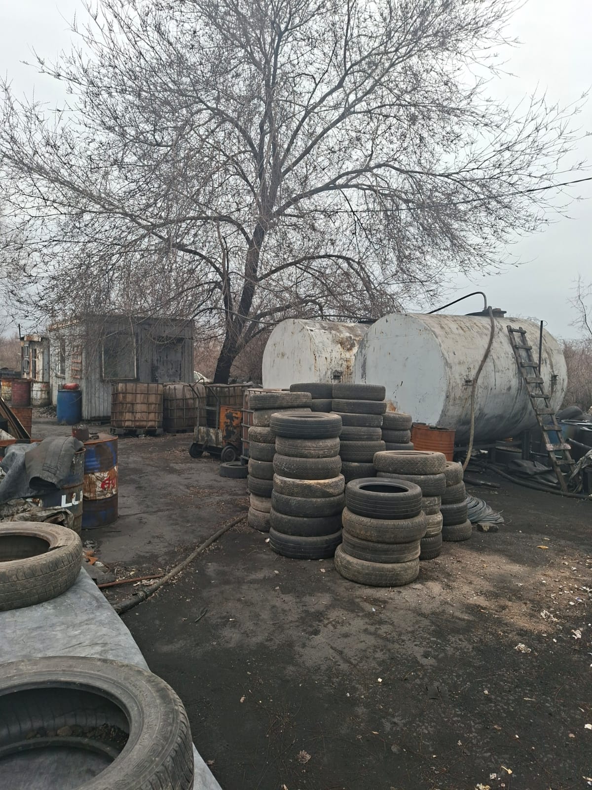 Нелегальне виробництво пального викрили на Запоріжжі: порушнику загрожує понад 7 мільйонів штрафу. Фото № 3/2