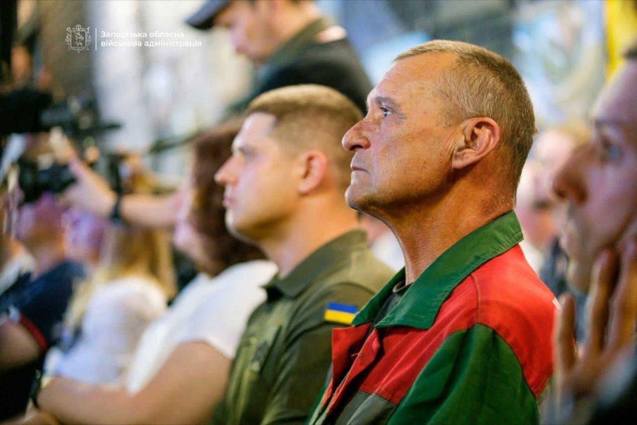 Незламний тил: у Запоріжжі відзначили 30-річчя Конституції України. Фото № 2/1